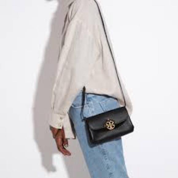 Tory Burch Crossbody Bag w/adjustable strap. Black. NWOT w/TB original gift bag - Picture 2 of 14